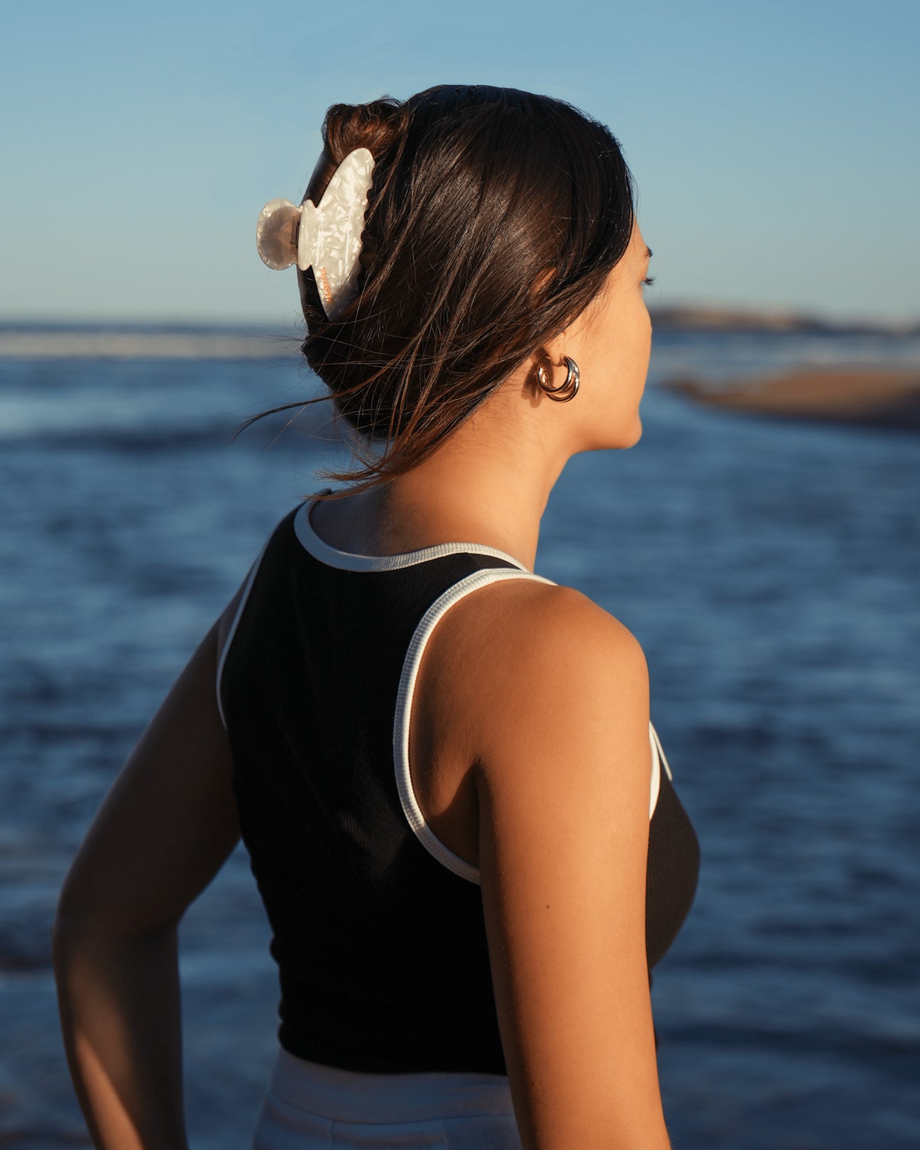 Signature Claw Clip - Shell – VESITIA