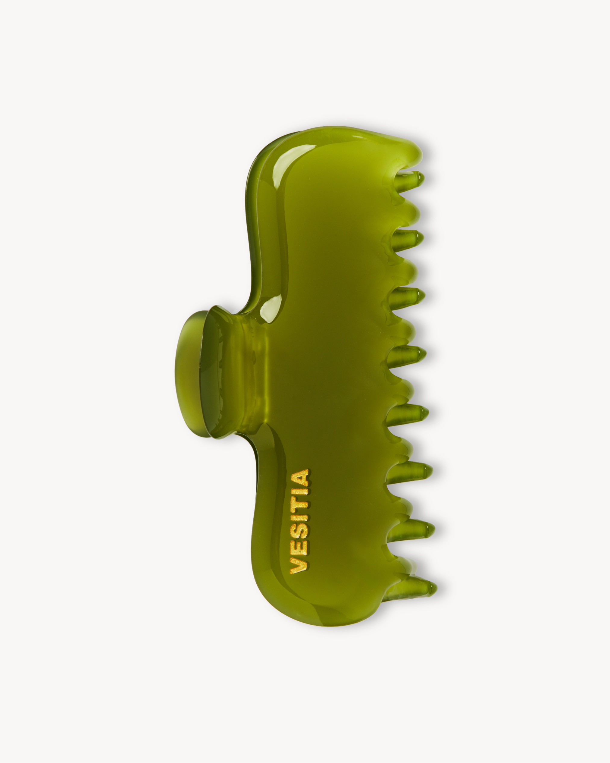 The VESITIA Maison Jumbo Claw Clip in Verde placed on a clean white background.